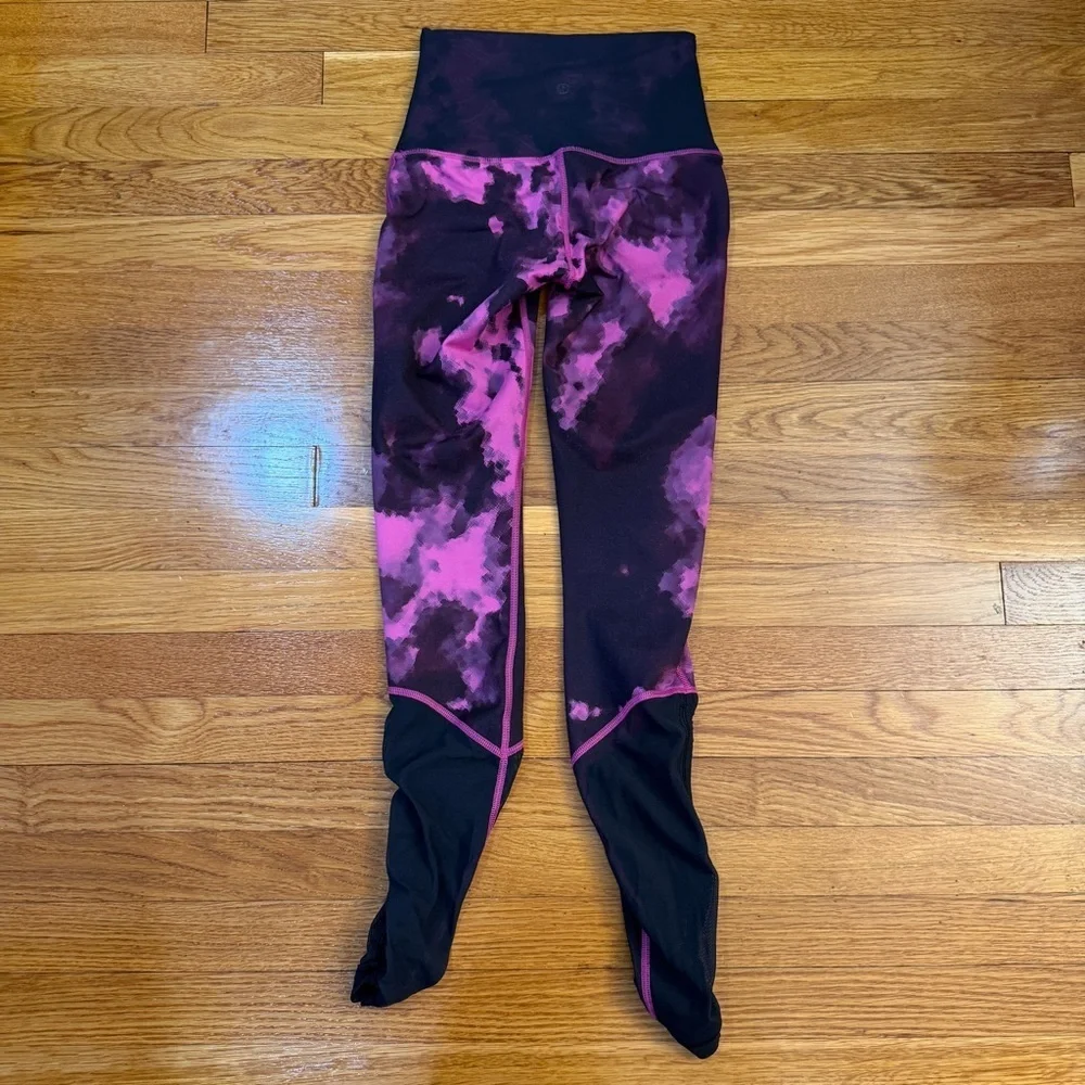 Lululemon Sweaty Endeavor Tight Blooming Pixie Raspberry Black - Size 4